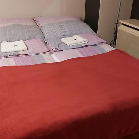 Tisza-Parti Napfeny Apartman Szeged Quarto foto
